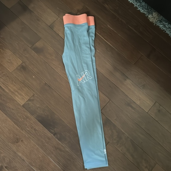 2 pair of Nike leggings! Size youth Large - Picture 5 of 7